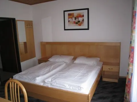 Helles Doppelzimmer